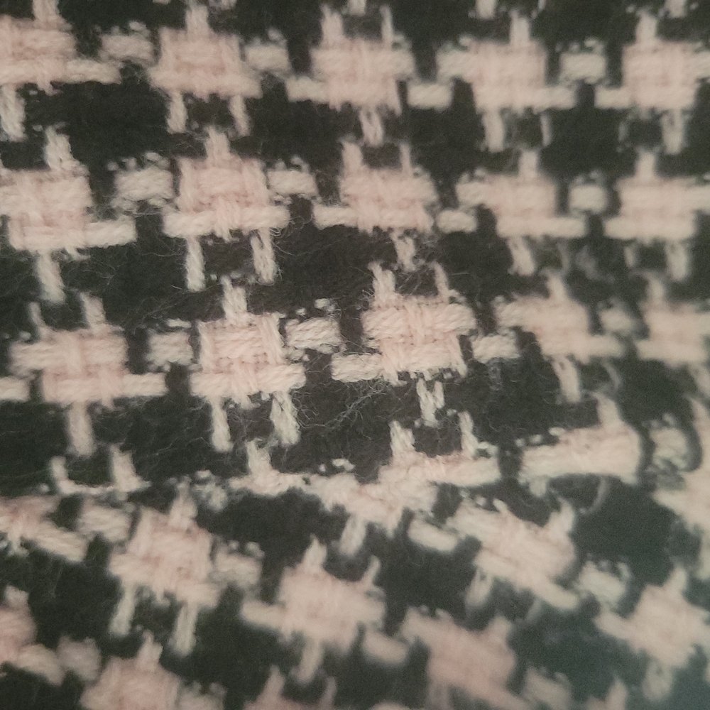 Elegant Women's Pink and Black Houndstooth Blazer - Picture 7 of 7